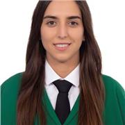 Actualmente, como estudiante a punto de finalizar mi grado en Educación Primaria especializada en PT y AL, me considero una persona entregada a sus alumnos, puntual y empática